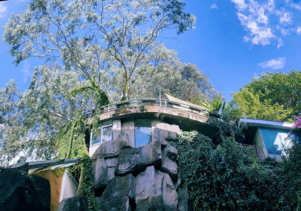 Kunming Upland International Youth Hostel Near The City Center ,2 Mins Walk To The Subway, 2 Mins Walk To The Green Lake, Close To Yuan Tong Temple, Old Street, Yunnan University, Convenient Payment And Visa Cards Are Accepted Exterior foto