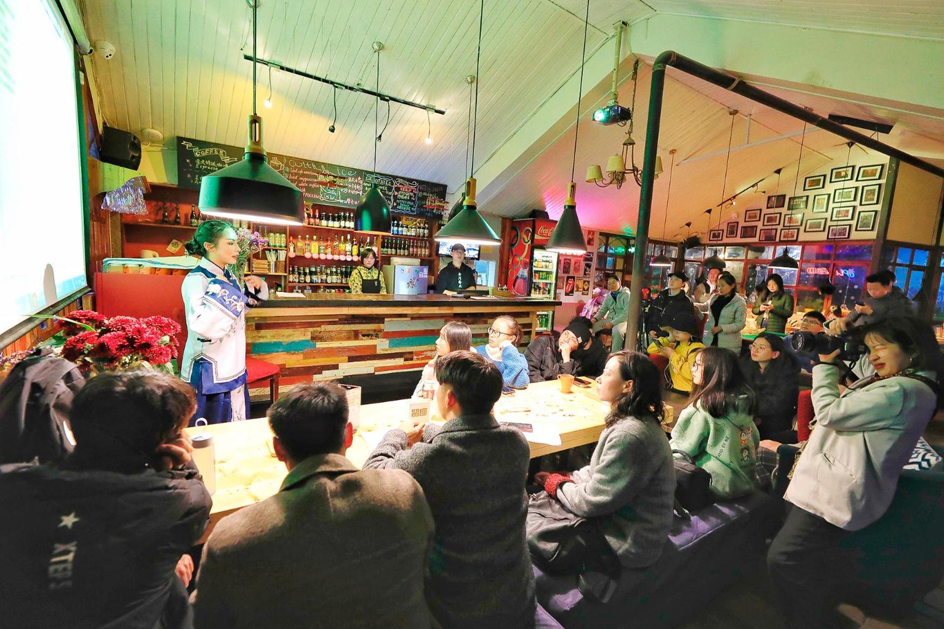 Kunming Upland International Youth Hostel Near The City Center ,2 Mins Walk To The Subway, 2 Mins Walk To The Green Lake, Close To Yuan Tong Temple, Old Street, Yunnan University, Convenient Payment And Visa Cards Are Accepted Exterior foto
