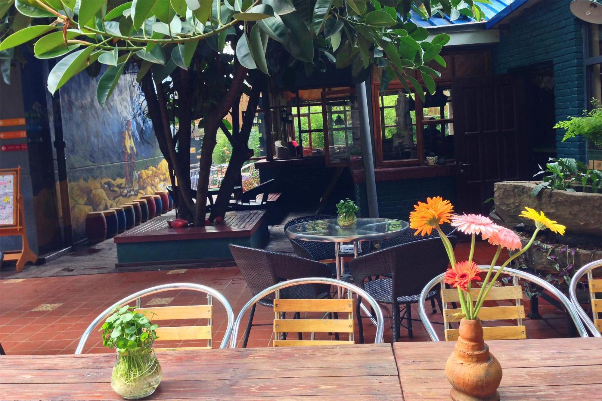 Kunming Upland International Youth Hostel Near The City Center ,2 Mins Walk To The Subway, 2 Mins Walk To The Green Lake, Close To Yuan Tong Temple, Old Street, Yunnan University, Convenient Payment And Visa Cards Are Accepted Exterior foto