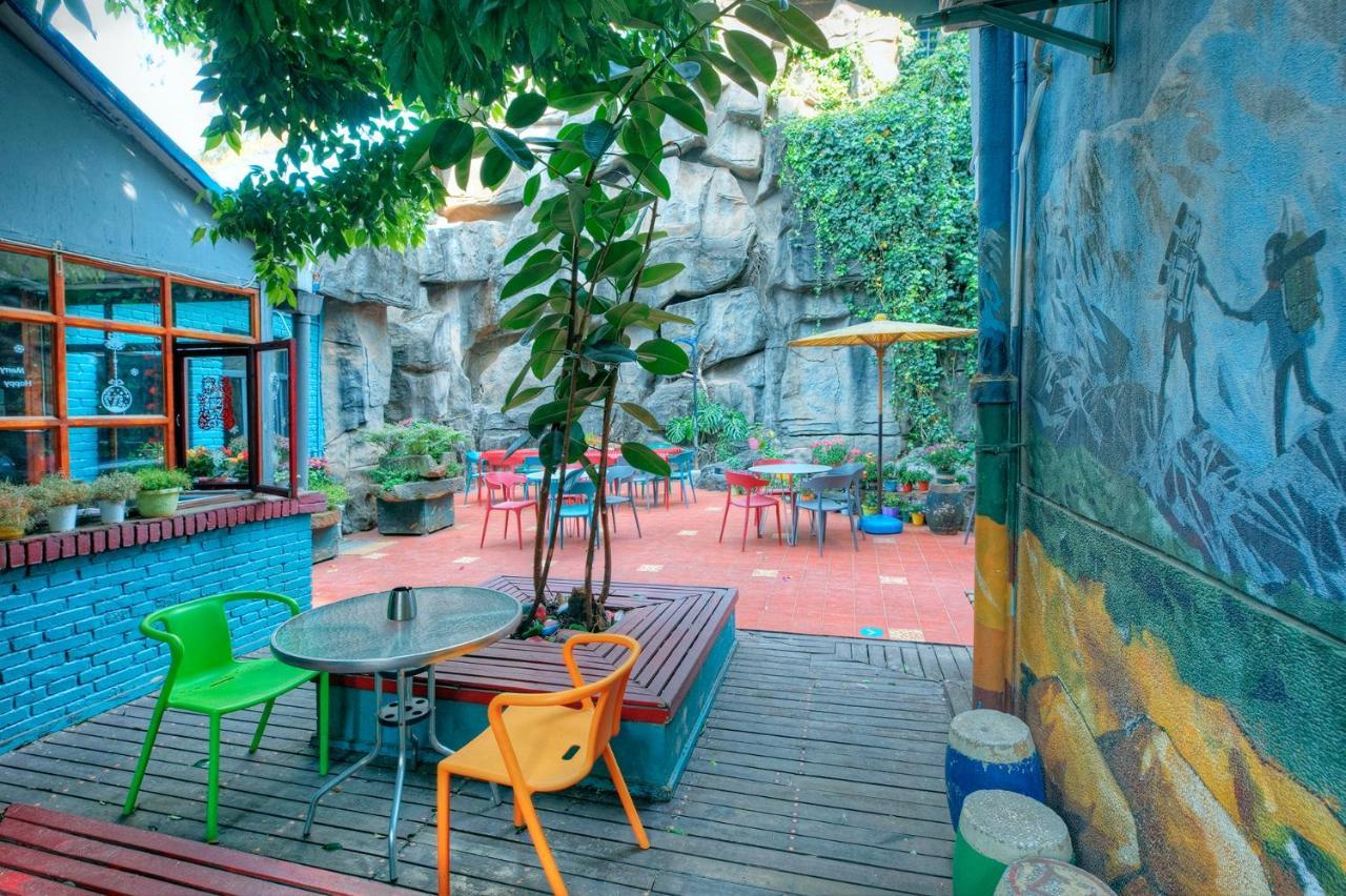 Kunming Upland International Youth Hostel Near The City Center ,2 Mins Walk To The Subway, 2 Mins Walk To The Green Lake, Close To Yuan Tong Temple, Old Street, Yunnan University, Convenient Payment And Visa Cards Are Accepted Exterior foto